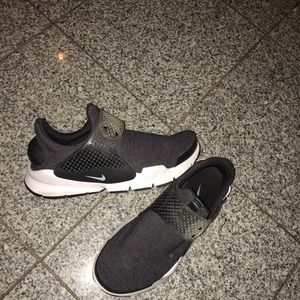 Nike sock dart sneakers